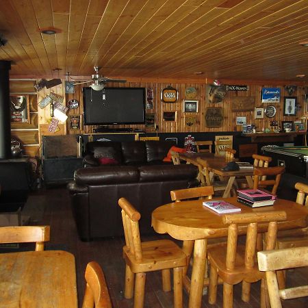 Log Inn & Pub Avola Luaran gambar