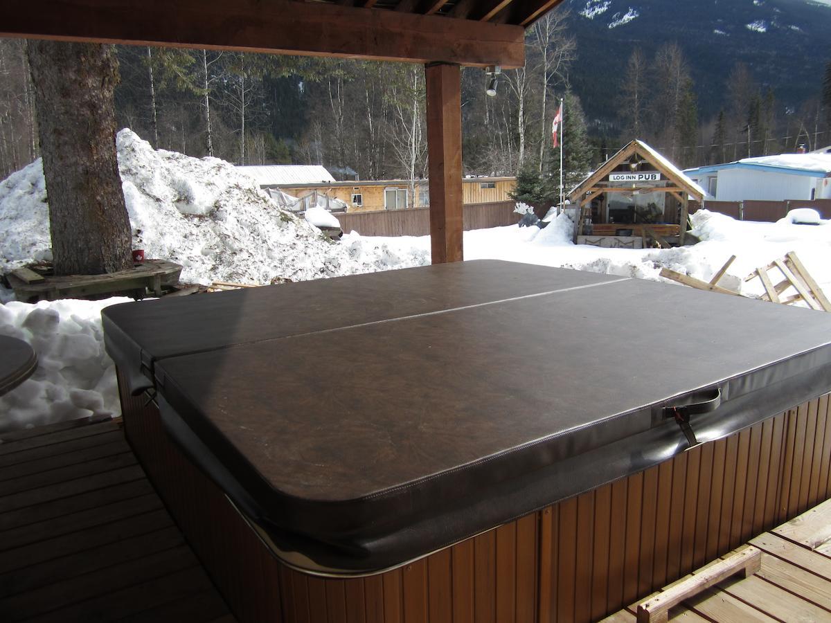 Log Inn & Pub Avola Luaran gambar