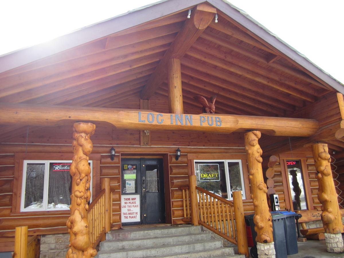 Log Inn & Pub Avola Luaran gambar